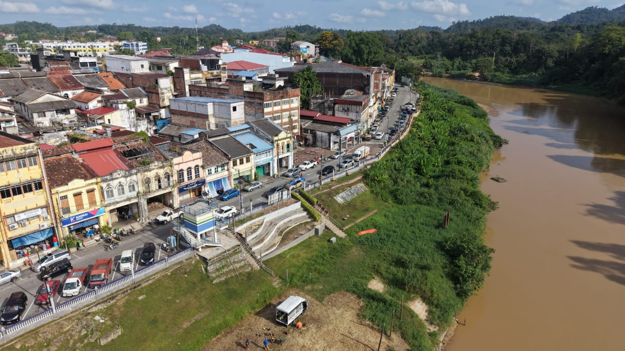 3Sty Freehold Shop Jalan Jelai Kuala Lipis - photo 2
