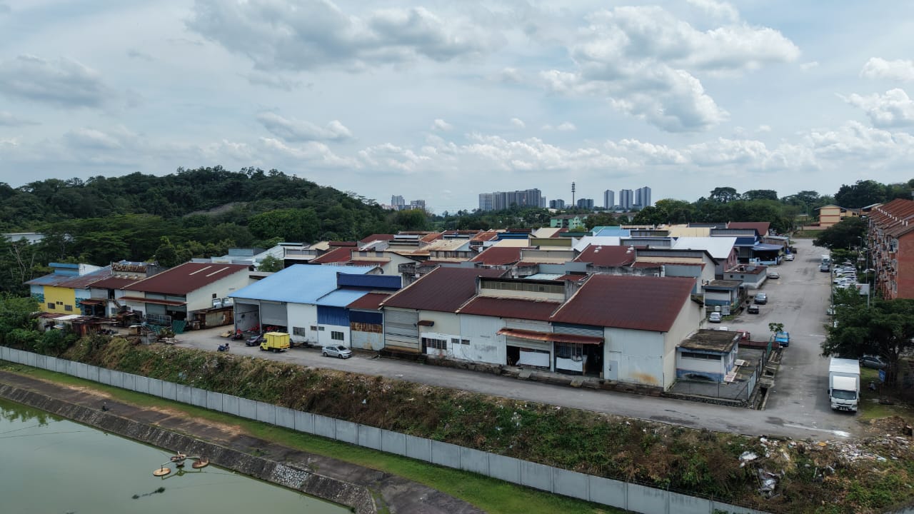 One and HalfTerrace Factory Seri Kembangan Serdang - photo 10