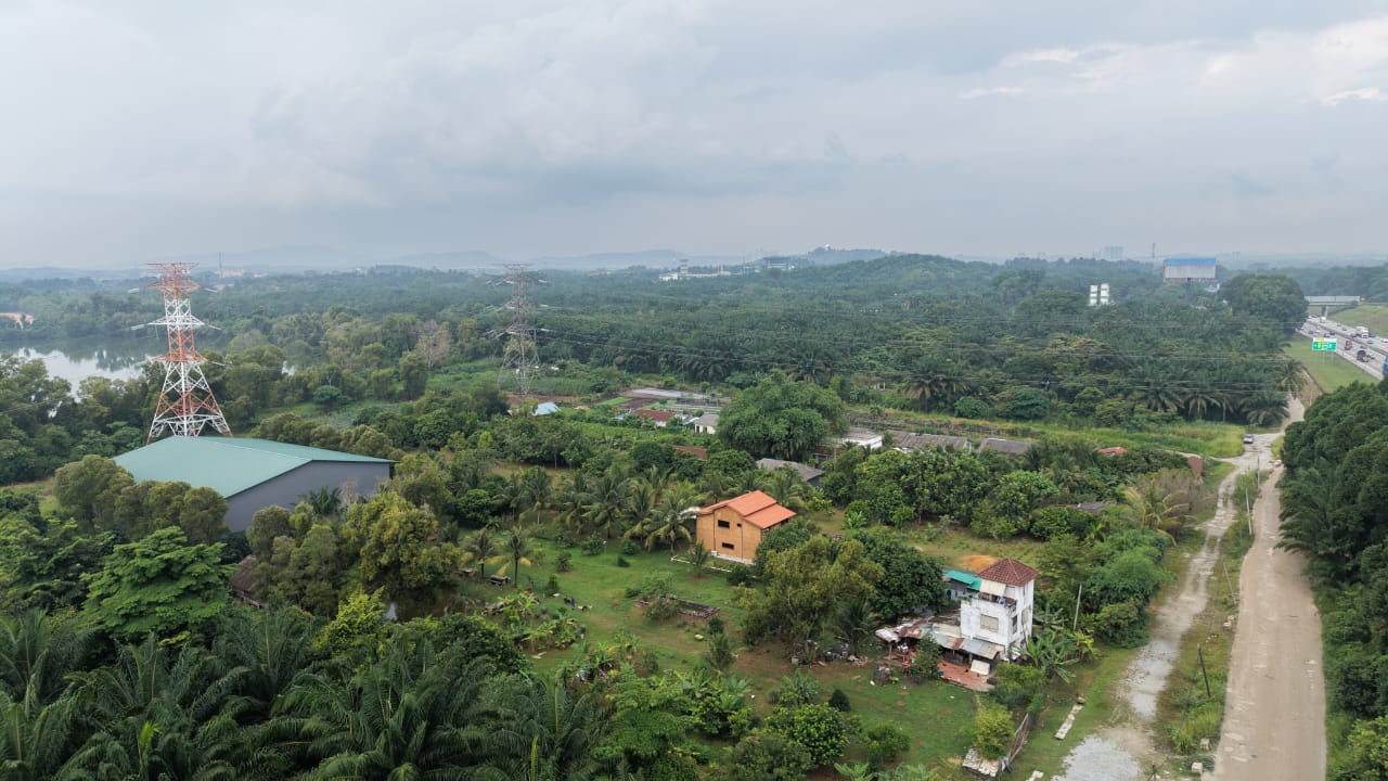 69000sf Land with 12000sf Warehouse Dengkil - photo 4