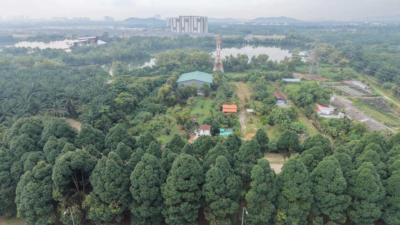 69000sf Land with 12000sf Warehouse Dengkil - photo 9