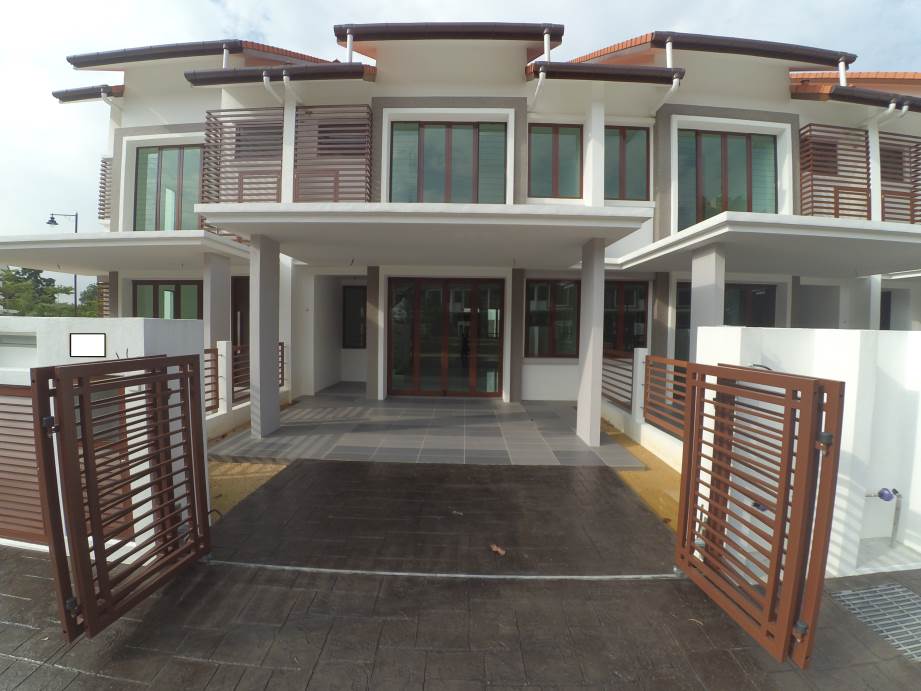 2 Sty IRAMA 2 Bandar Kinrara 8 Golf Club - photo 1