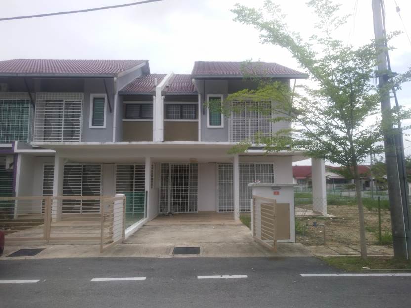 Corner Lot 2 Tingkat Taman Jaya Temerloh - photo 1