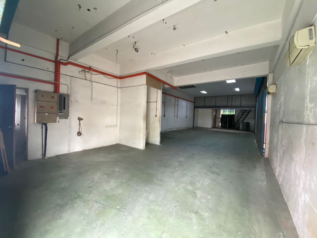 I556 Sungai Lokan Storey Light Industry Butter - photo 4