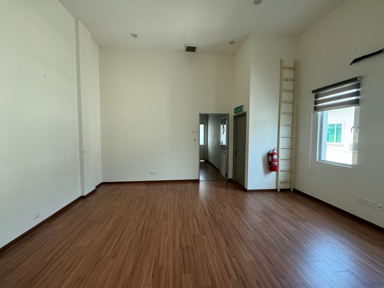 I660 Permatang Tinggi storey Semi D Light Indu - photo 2