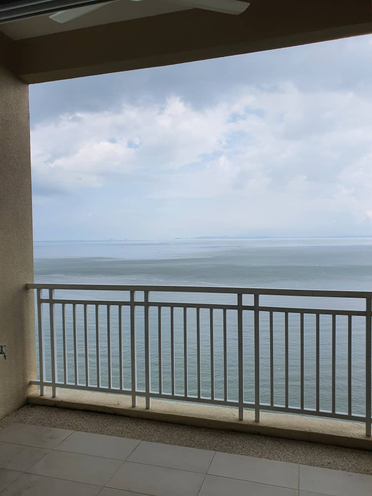 Quayside Seafront Resort Condominiums - photo 2
