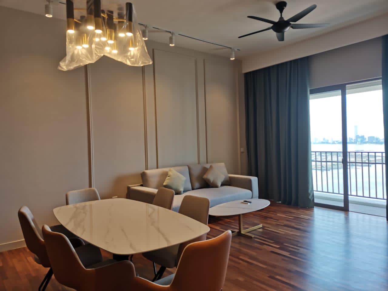 Straits Residences S ...