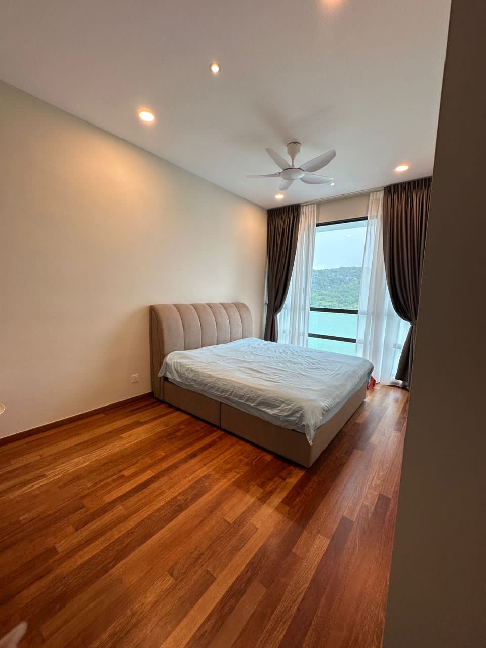 Queens Residences Q2  Queens Waterfront - photo 4