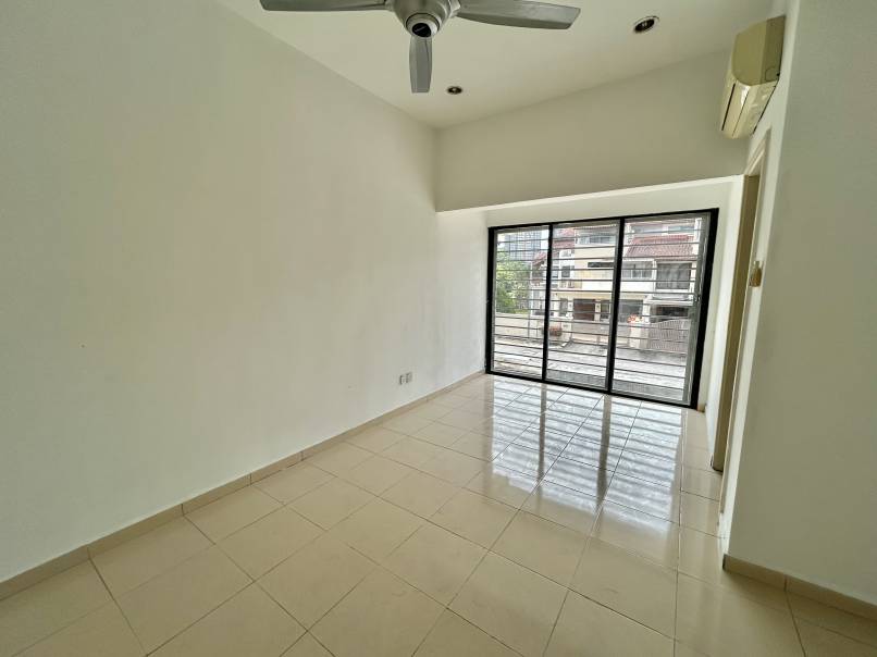 Taman Esplanad Bukit Jalil Freehold Gated Guarded - photo 12