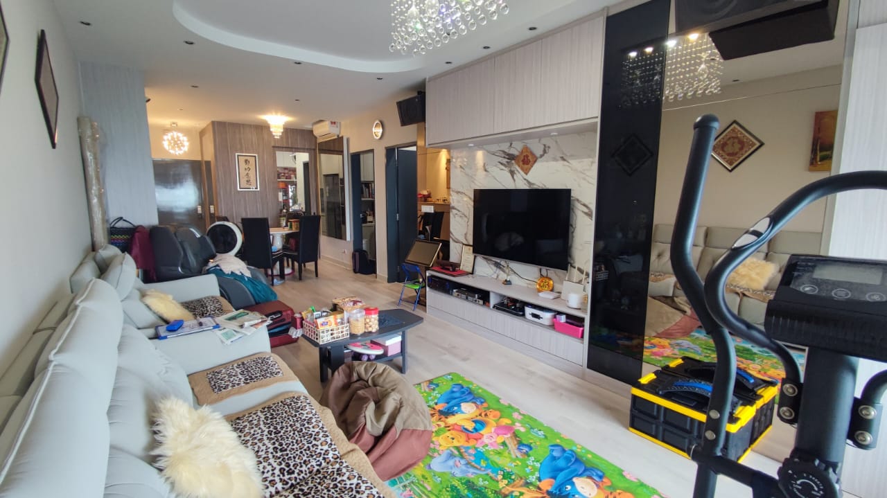 PRICE REDUCED Holmes2 TH2078