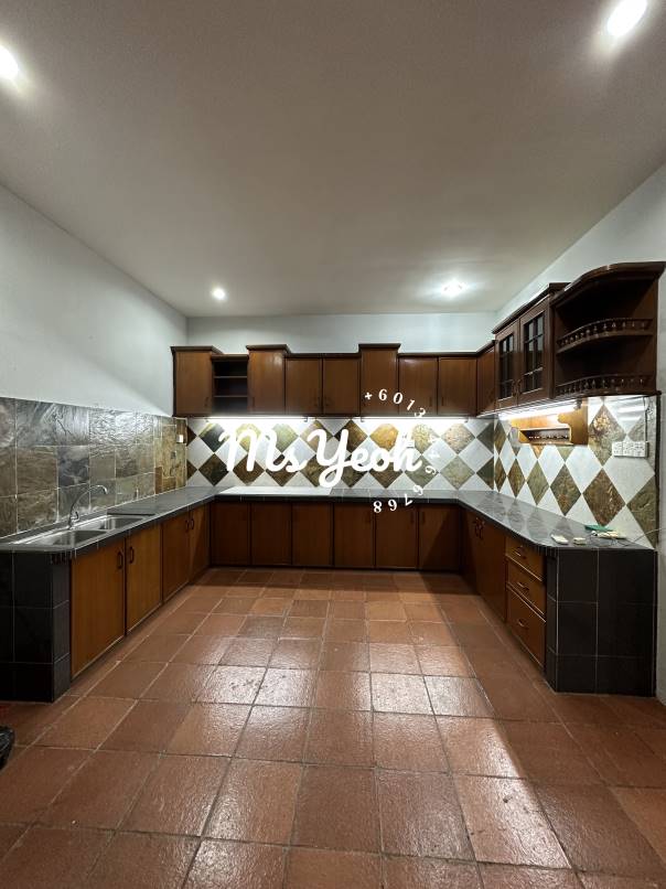 End Lot Double Storey Semi D at Tg Tokong 4500sf - photo 3