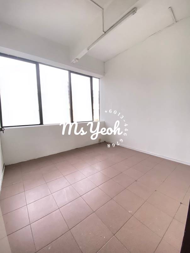 Office 1st Floor 1200 sqft at Georgetown - photo 4