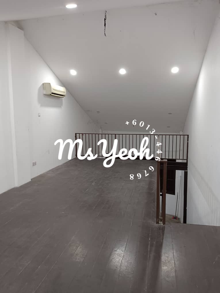 Near Komtar 2 Storey Shop House 1300 sqft - photo 2