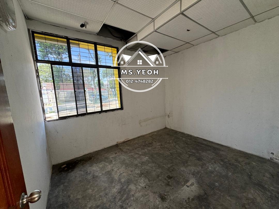 Georgetown commercial unit facing mainroad - photo 8