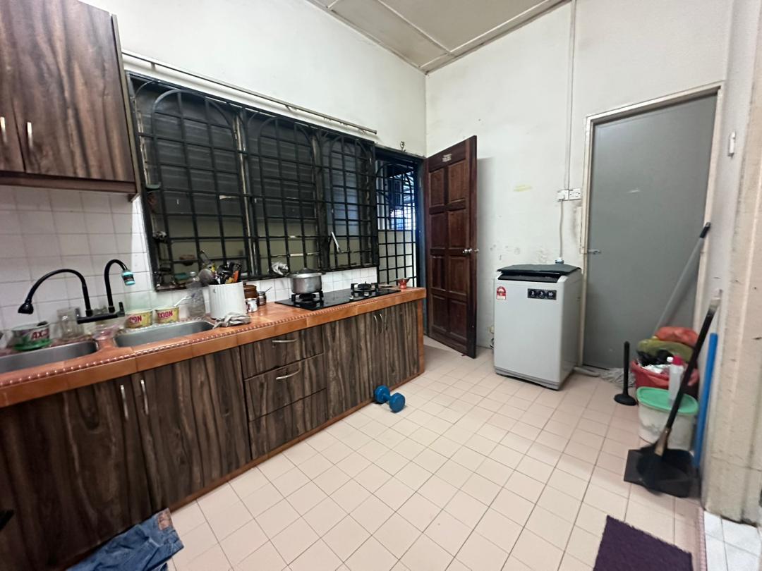 Single storey renovated for SALE in kg Jawa - photo 6