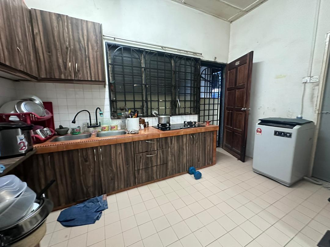 Single storey renovated for SALE in kg Jawa - photo 13