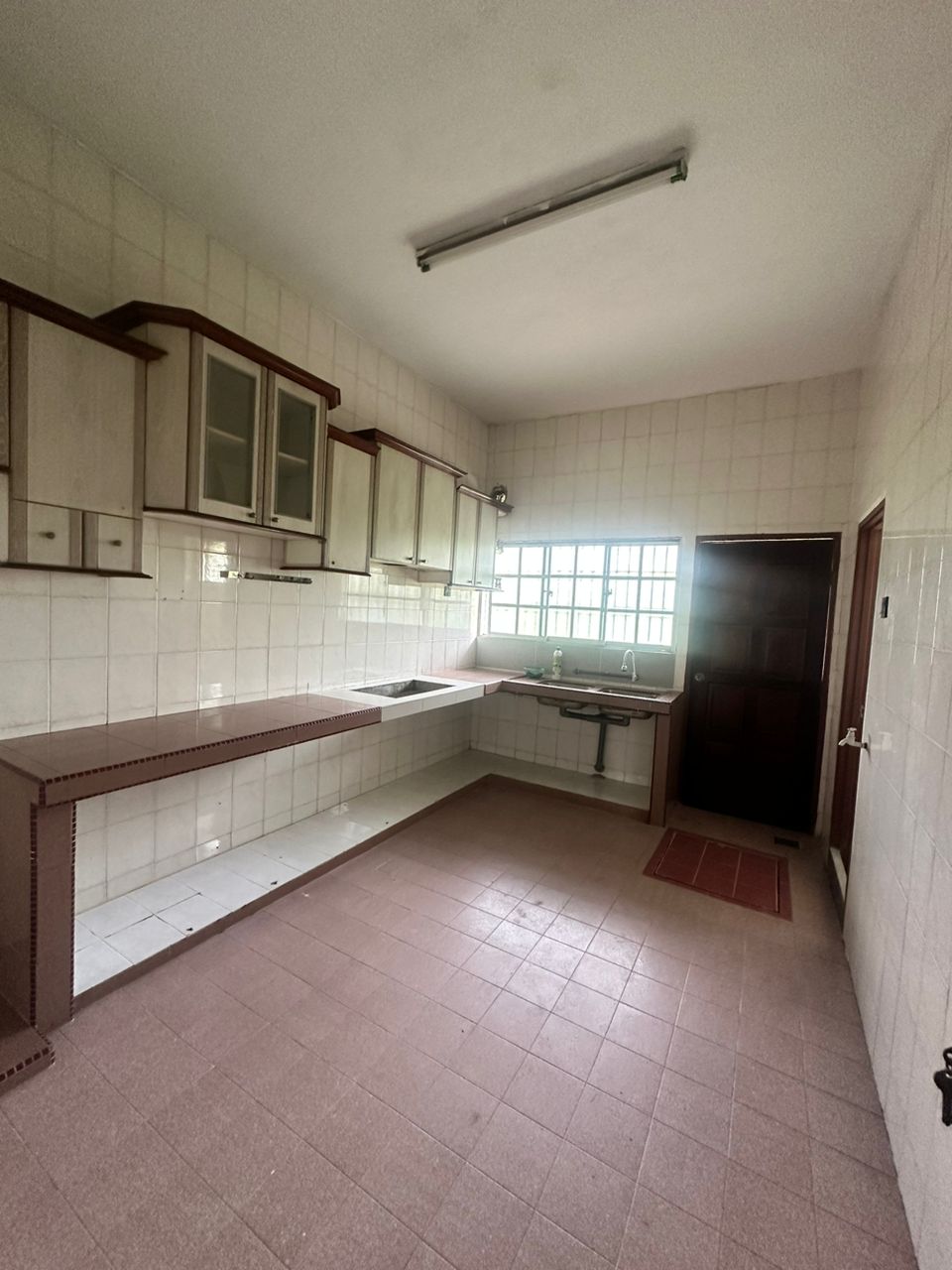 Fully Refurbished Double Storey for SALE Tmn Mewah - photo 5