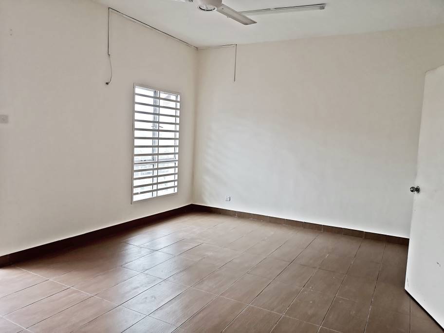 Ken Aman, Taman Bukit Serdang - photo 11