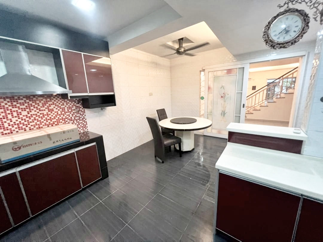 Taman Bukit Serdang BS 4 - photo 2