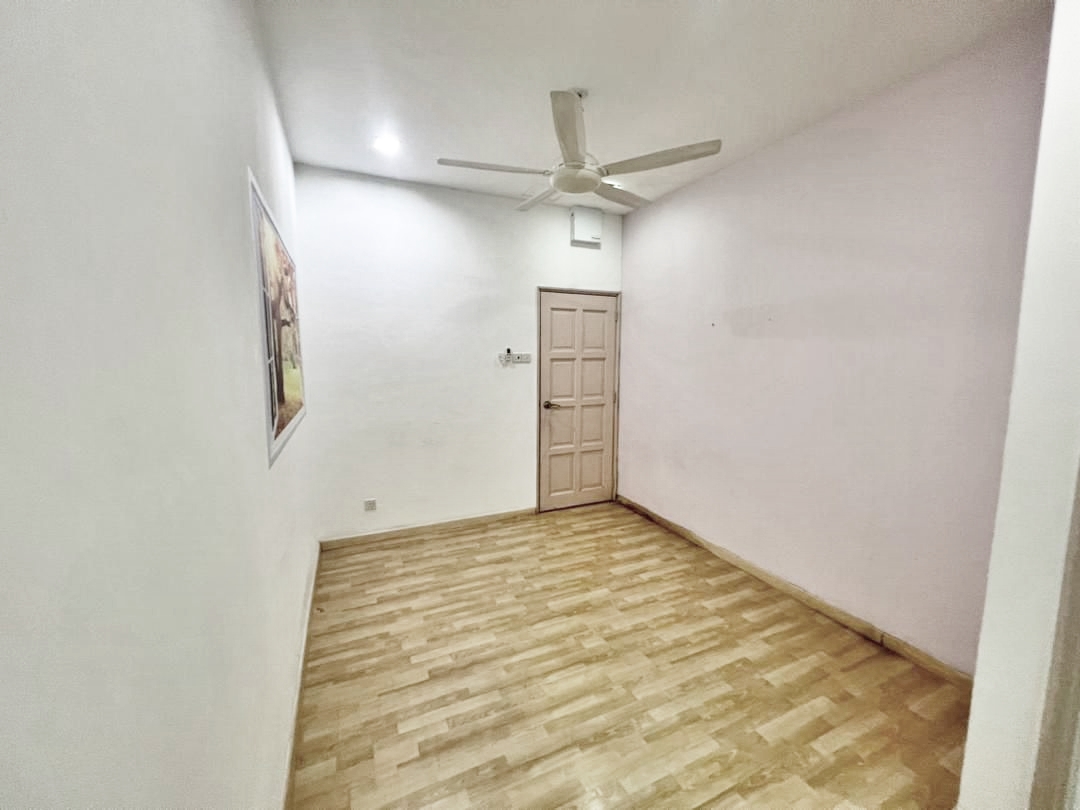 Taman Bukit Serdang BS 4 - photo 8