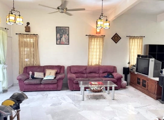 Corner 2 storey Sung ...