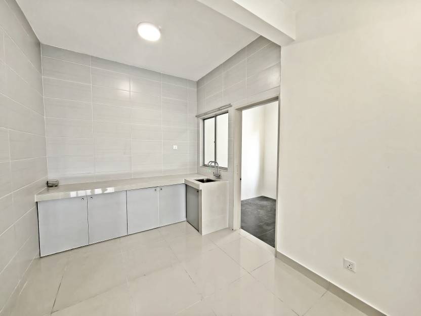 4R3B Corner Green Terrain Prima Villa - photo 3