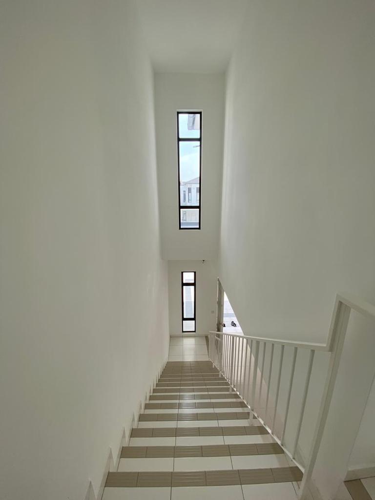 CORNER Double Storey House Eco Grandeur Puncak Ala - photo 5