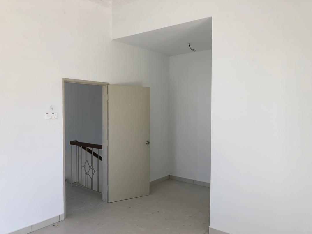 CORNER LOT Double Storey Bandar Puncak Alam Selang - photo 4