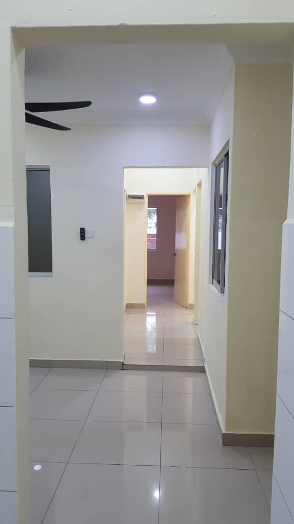Fully Renovated Single Storey Terrace House Taman - photo 2