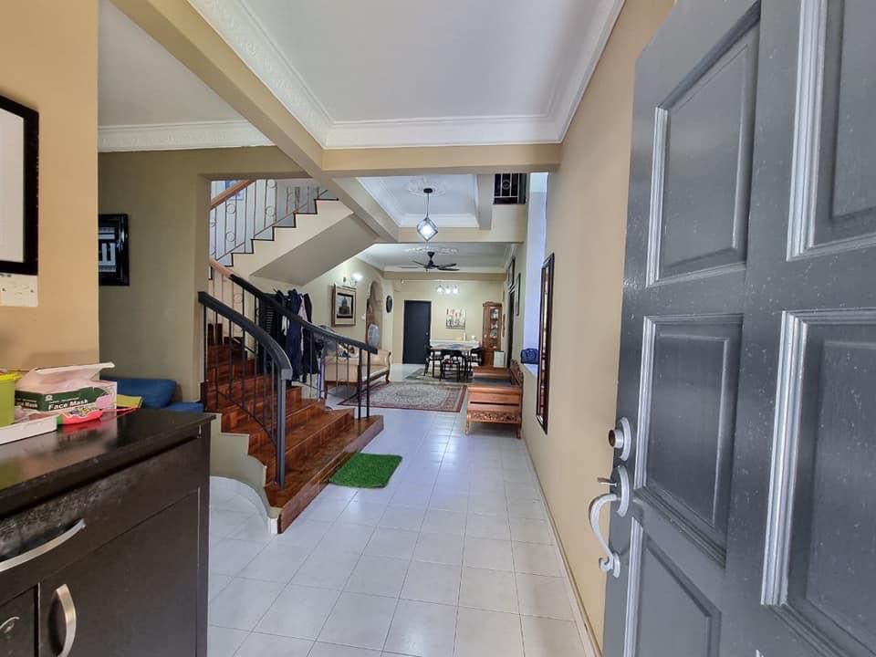 SEMI-D Double Storey Bandar Seri Putra Bangi - photo 5