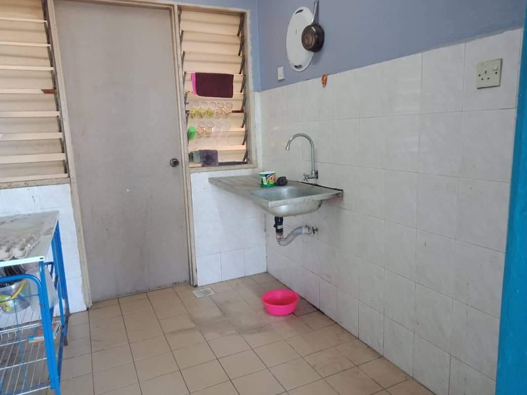APARTMENT PUCHONG PERMATA 2 - photo 2