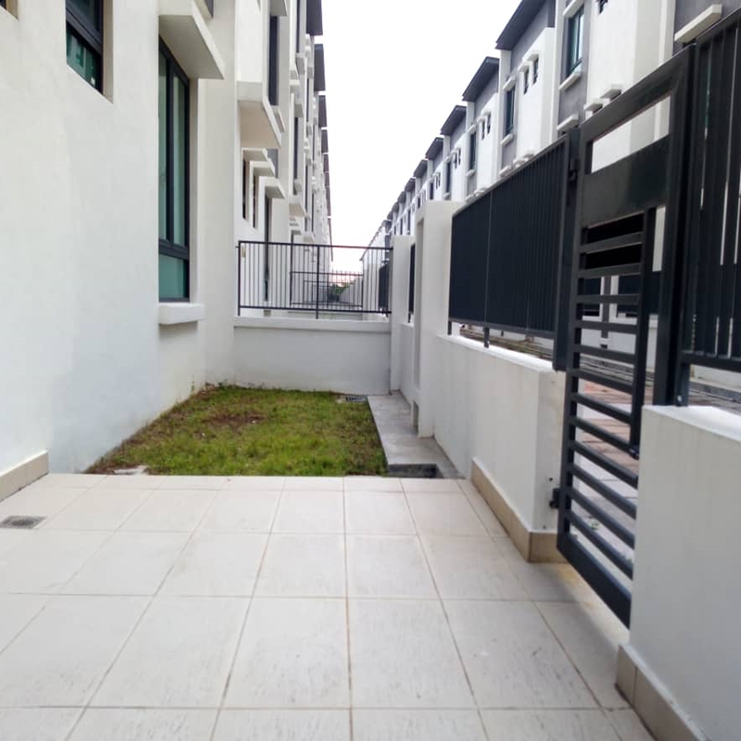 ANGGUN KIRANA LANDED 3 STOREY SUPER LINK - photo 10