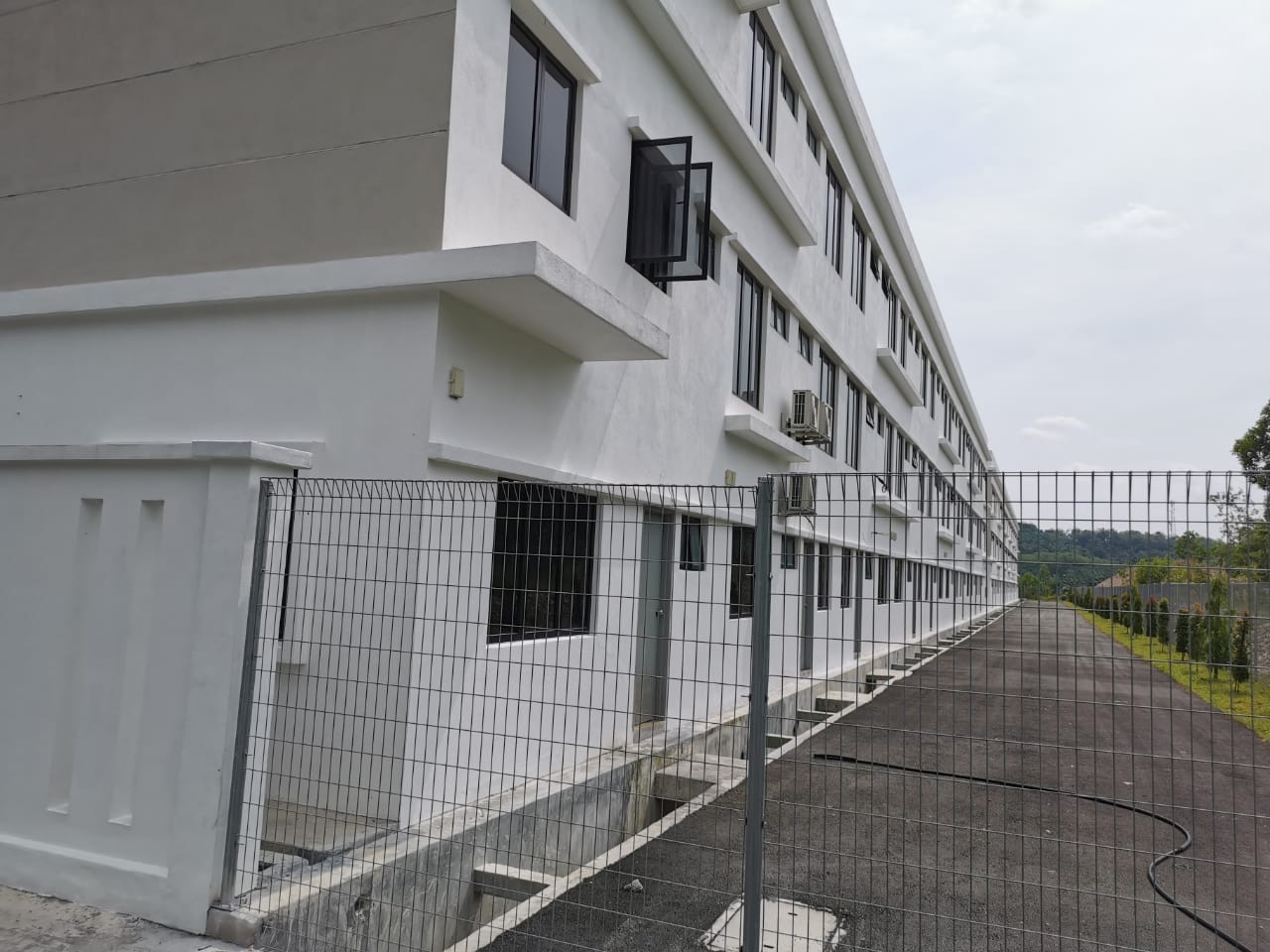 Affordable spacious 3 storey superlink townhouse - photo 6