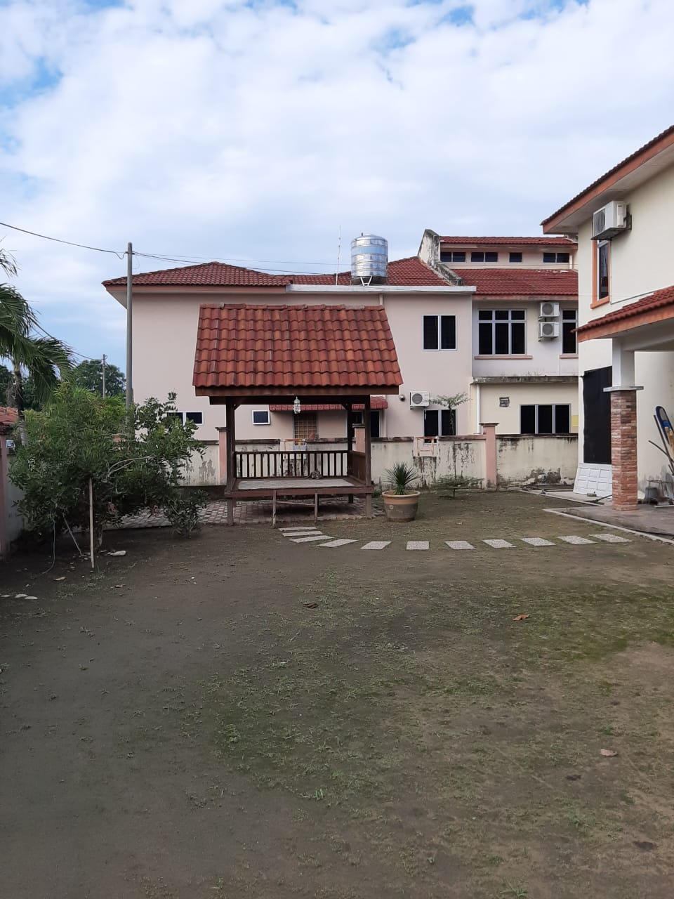 Freehold landed 2 storey corner unit Port Dickson - photo 2