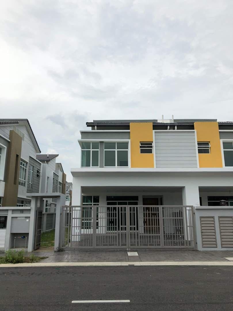 New Unit Semi D, Kemuning Greenhills, Seksyen 32, - photo 1