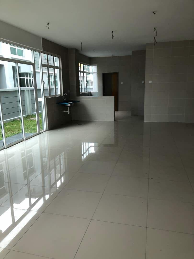 New Unit Semi D, Kemuning Greenhills, Seksyen 32, - photo 3