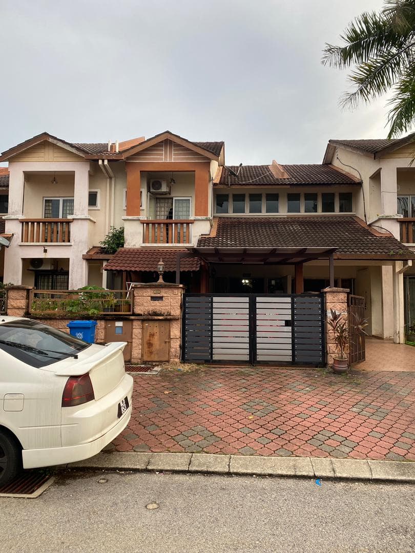 Double Storey Terrace, Bukit Jelutong - photo 1