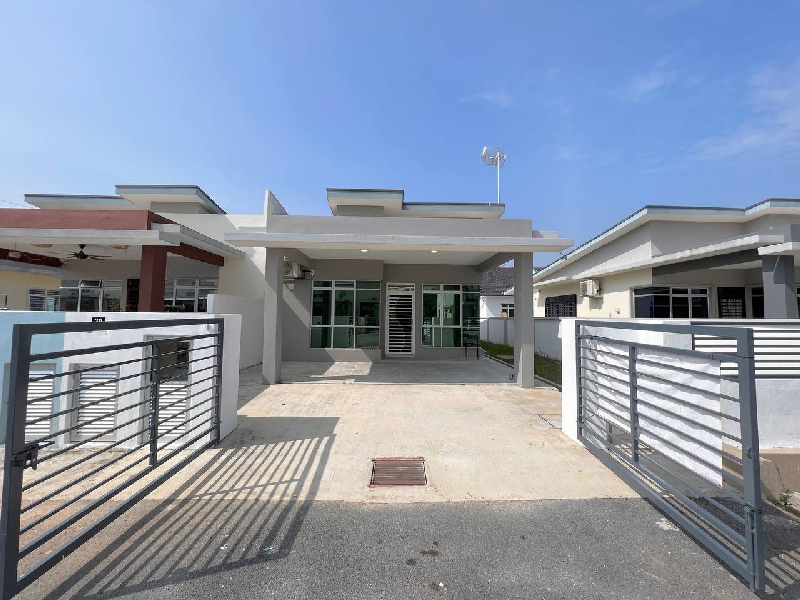 SINGLE STOREY SEMI D TAMAN LANGAT UTAMA 2 NEAR KLIA BANTING  - photo 1