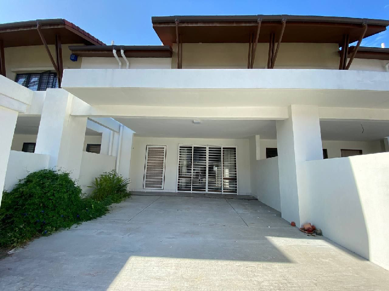 FACING SOUTH Double Storey Serene Height Dahlia, Bangi    - photo 1
