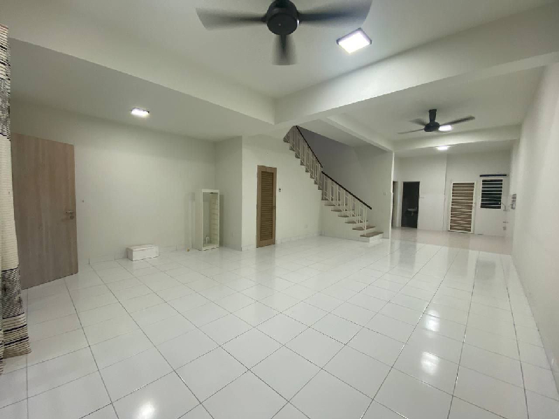 FACING SOUTH Double Storey Serene Height Dahlia, Bangi    - photo 3