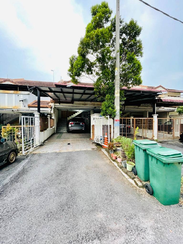 RENOVATED & FURNISHED Townhouse Bandar Seri Putra