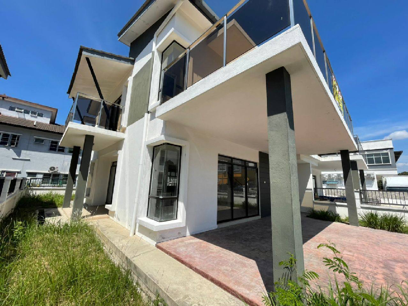 FACING OPEN Double Storey Semi D Dengkil