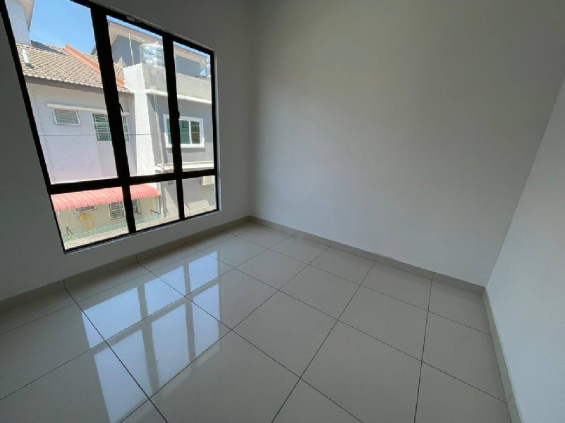 FACING OPEN Double Storey Semi D Dengkil - photo 11