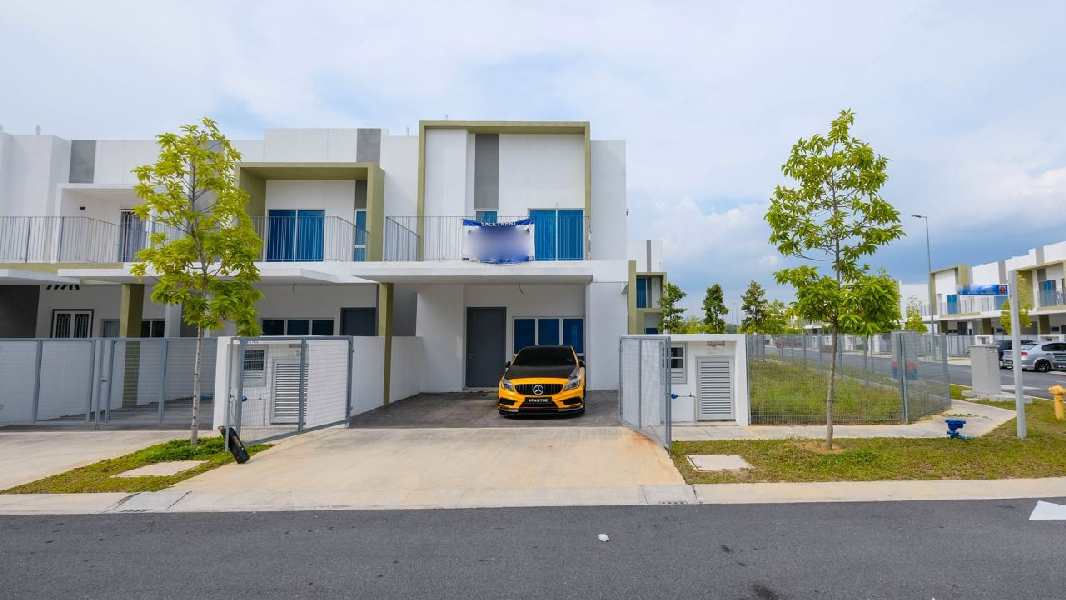 CORNER LOT DOUBLE STOREY Casawood Cybersouth Dengkil