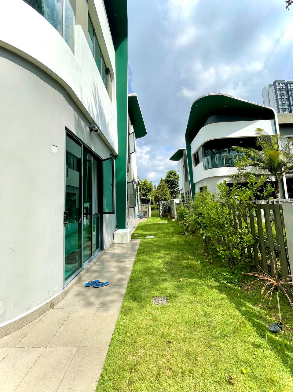 SEMI-D 2 STOREY Lepironia Garden Cyberjaya - photo 2