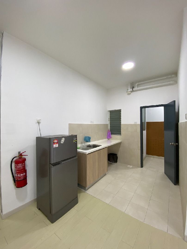 PARTIAL FURNISHED Condominium Lakefront Home Cyberjaya Selangor - photo 3