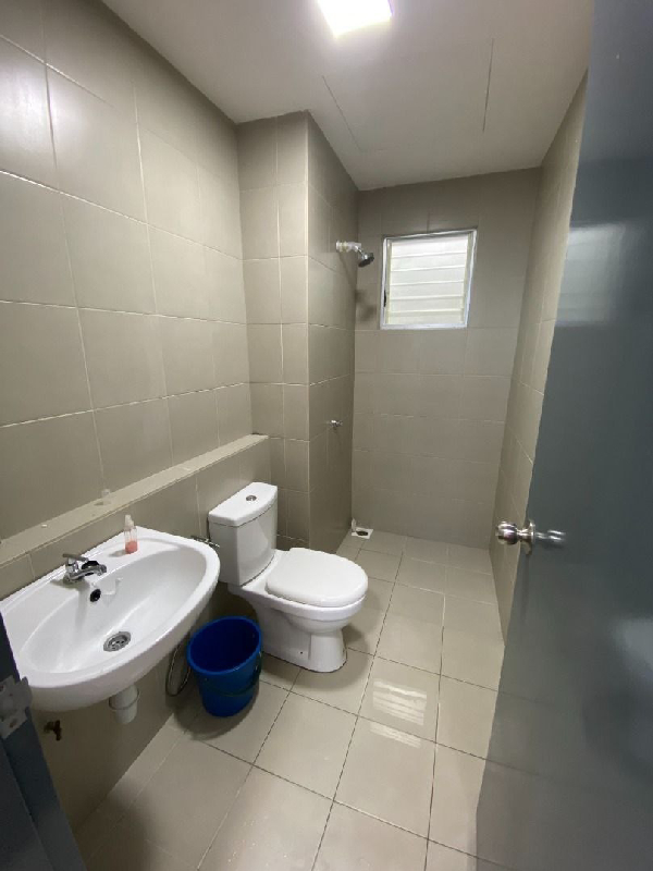 PARTIAL FURNISHED Condominium Lakefront Home Cyberjaya Selangor - photo 4