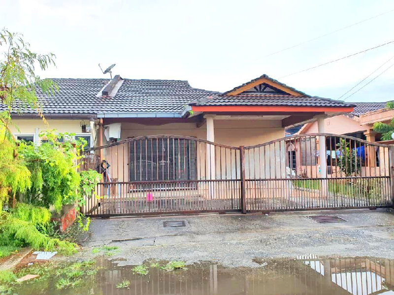 SEMI-D Single Storey Taman Desa Surada Seksyen 8 Bandar Baru Bangi Selangor - photo 1