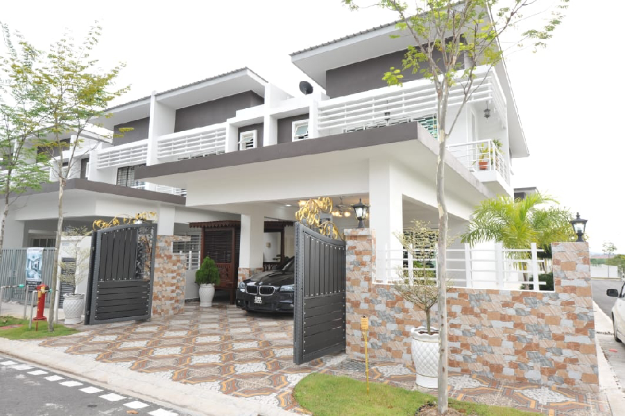 END LOT 2 Storey Terrace House Laman Azalea Nilai Impian