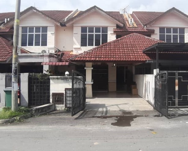 BELOW MARKET VALUE 2 Storey Terrace Seksyen 7 Bandar Baru Bangi  - photo 1