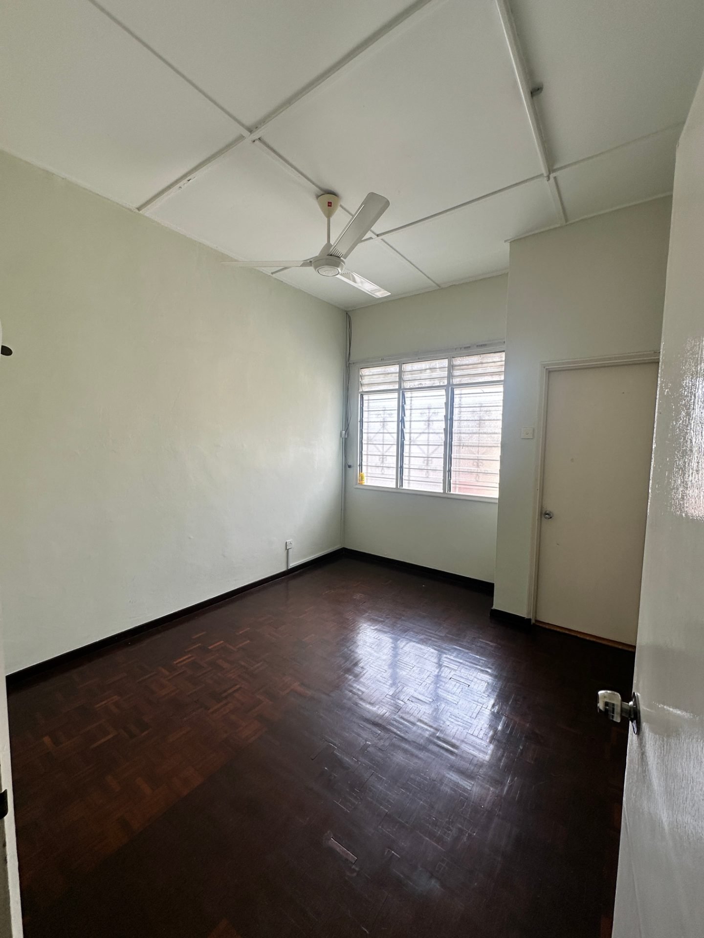 2 Storeys Kepong Baru Landed End Lot with ample parking lot side and back - photo 9